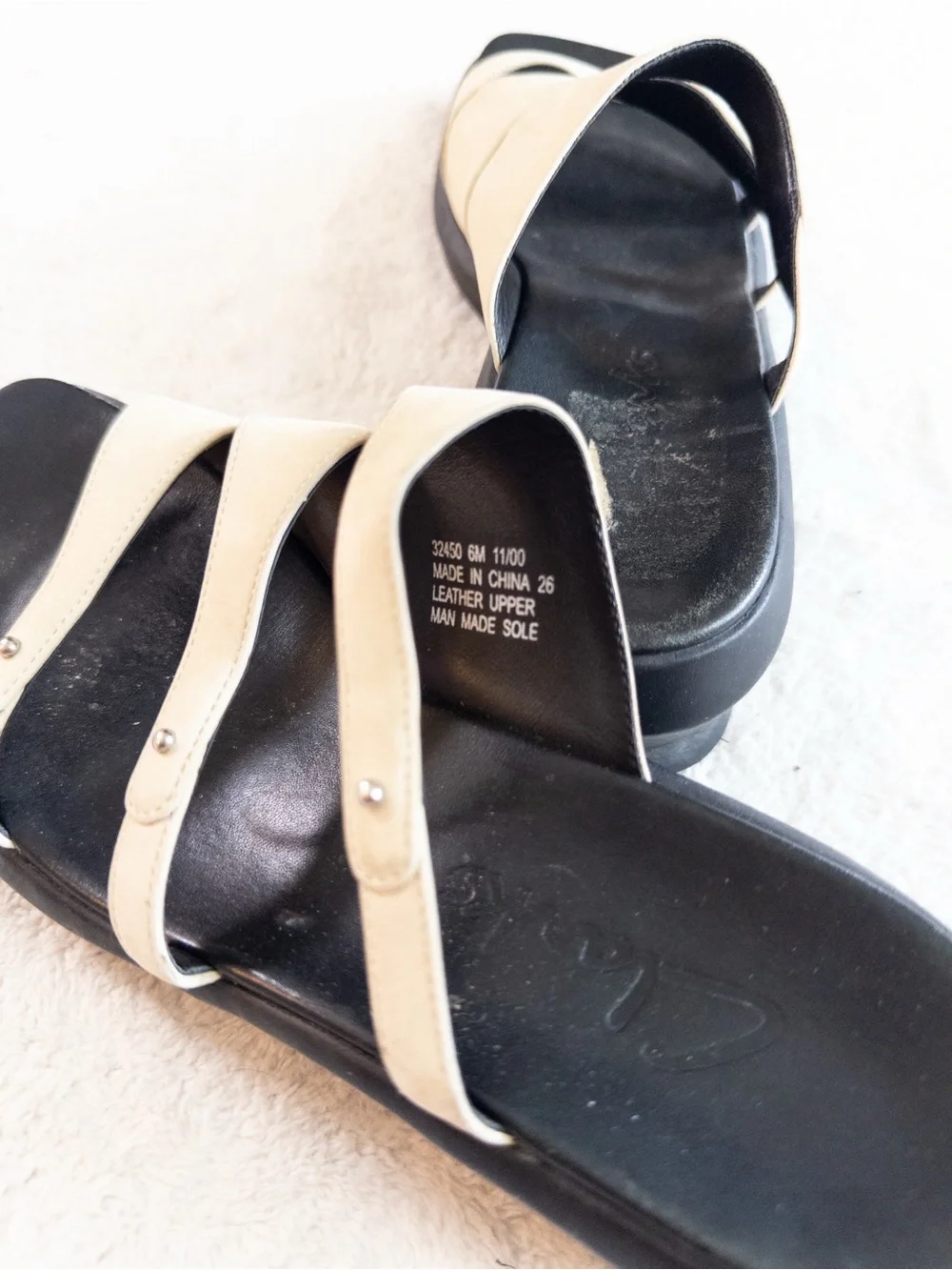 Clarks Cream Leather Strappy Chunky Sandals Size 6 Comfort Slides